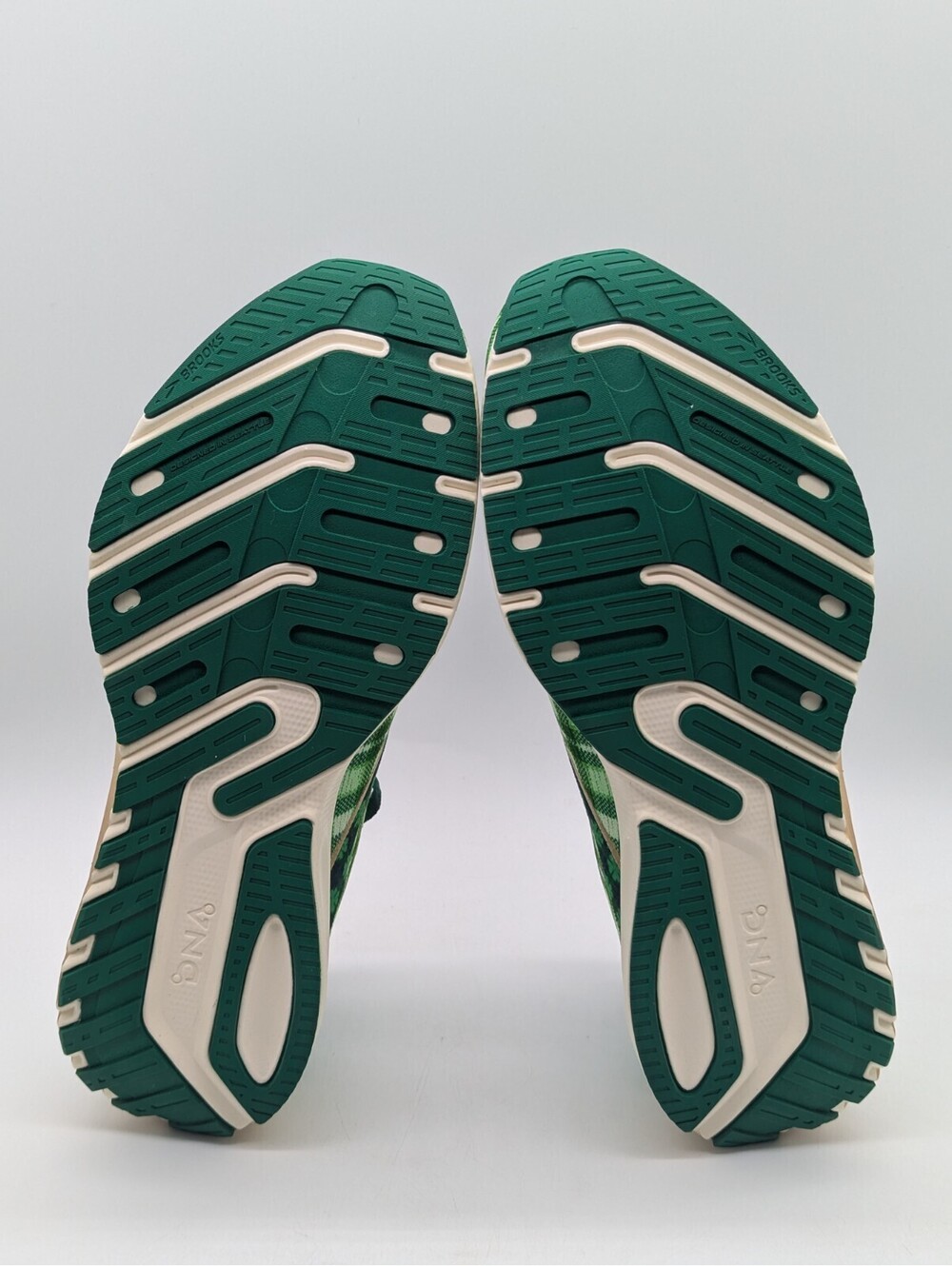 Brooks Launch 10 Run Lucky Clover Green Mens Size 11 Running Shoes 1104091D344 - Picture 6 of 9